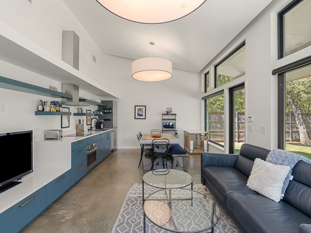 1600 Barton Hills Dr