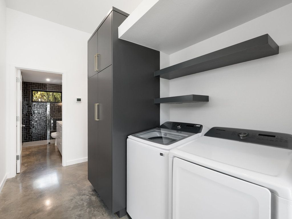 1600 Barton Hills Dr