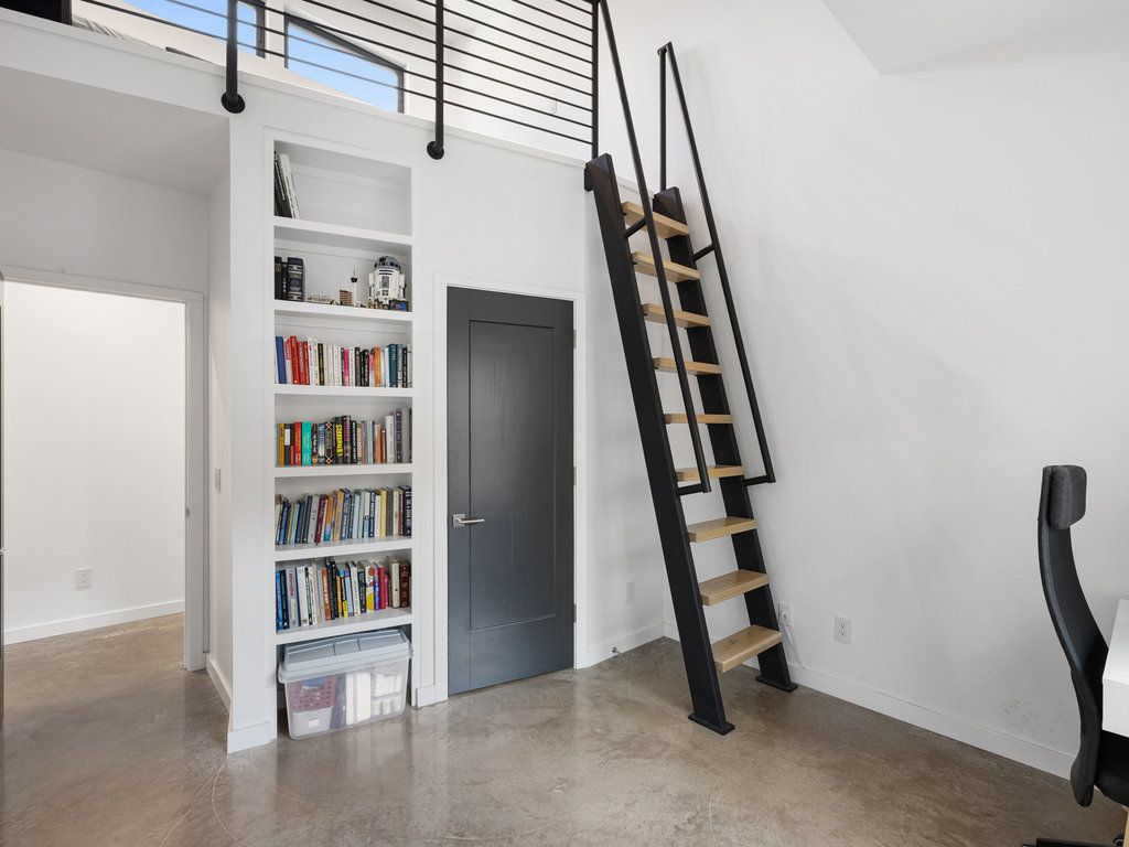 1600 Barton Hills Dr