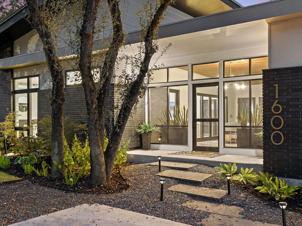 1600 Barton Hills Dr