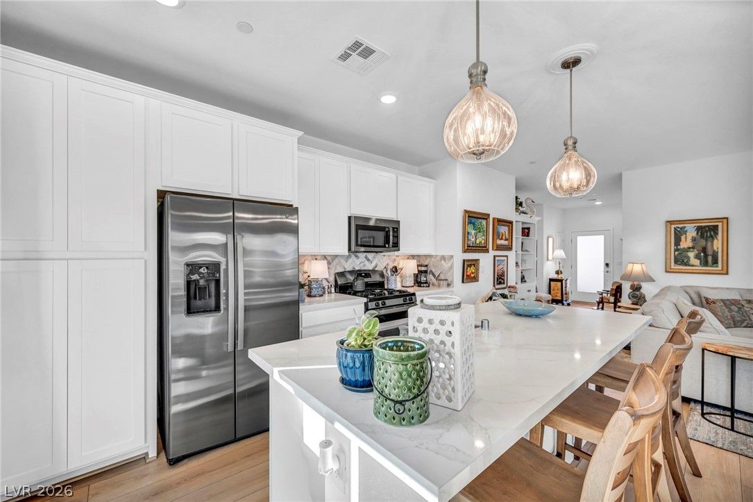894 Heritage Bend Drive in Heritage at Stonebridge, Summerlin West, Las Vegas 89138