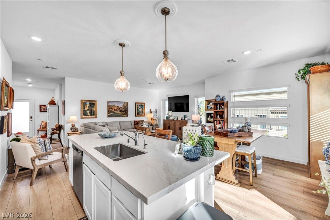 894 Heritage Bend Drive in Heritage at Stonebridge, Summerlin West, Las Vegas 89138